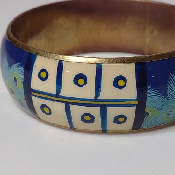 Vintage Bangle With Feathers - Picture 7 of 13